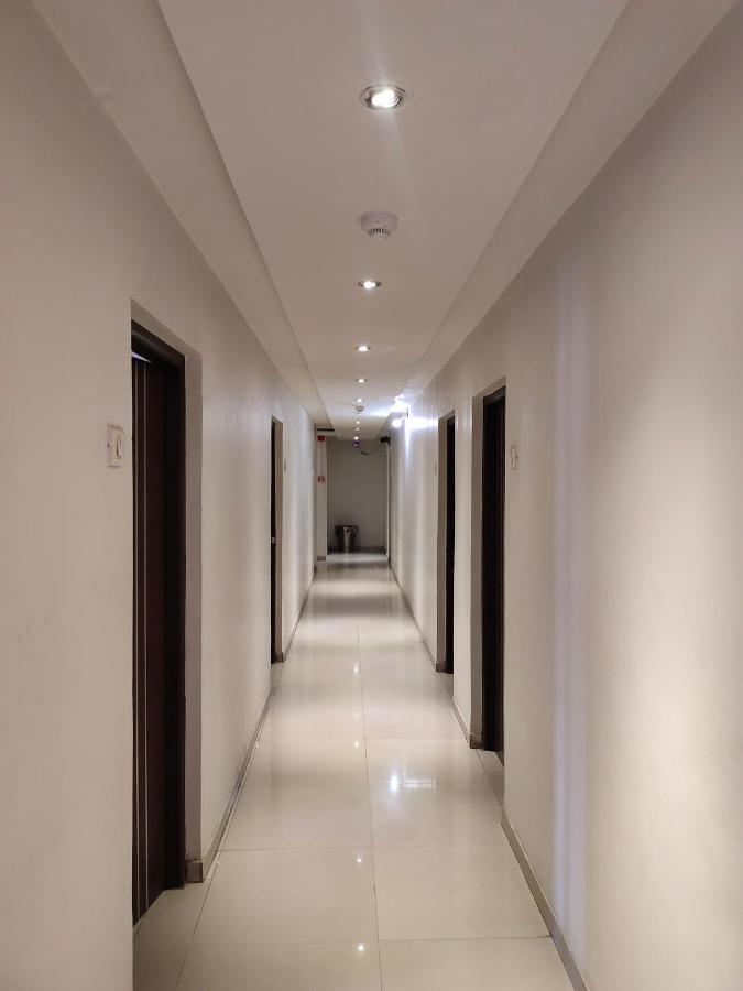 Hotel Palm Residency Ahmedabad Eksteriør billede